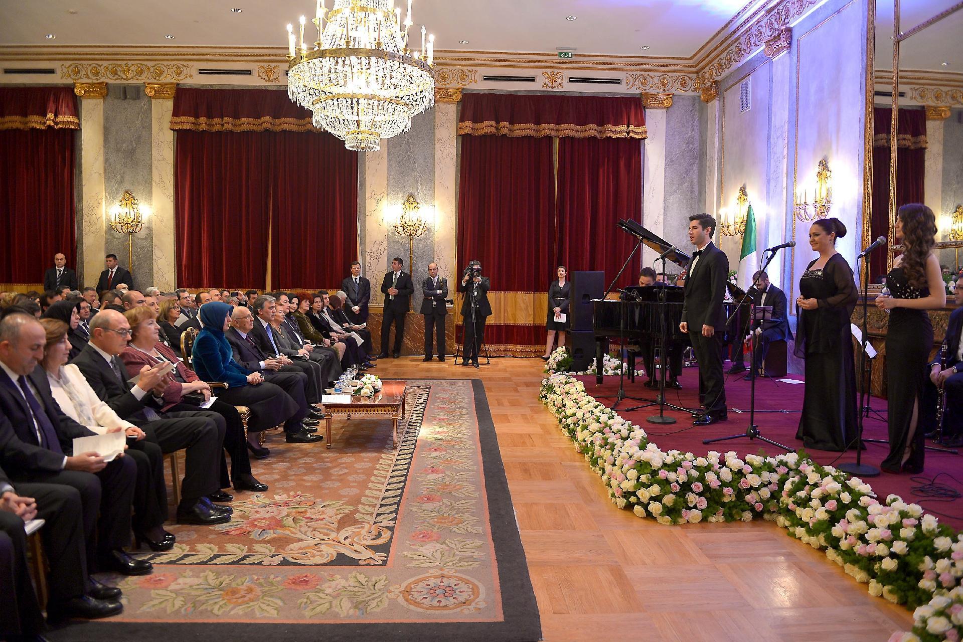 Il Presidente Giorgio Napolitano nel corso del concerto offerto in suo onore dal Presidente della Repubblica di Turchia S.E. il signor Abdullah Gül in visita di Stato in Italia