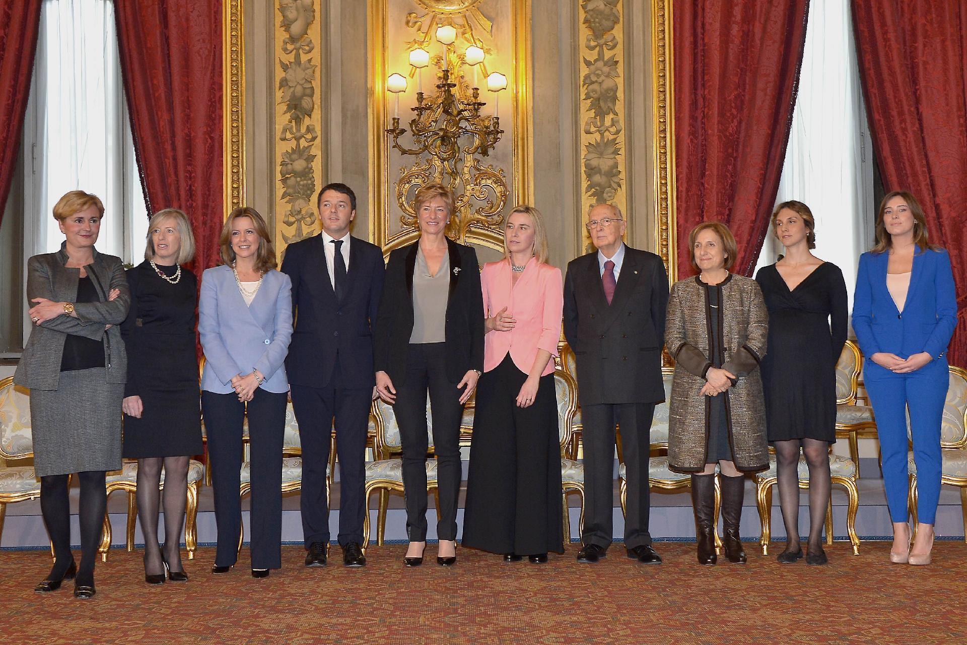 Il Presidente Giorgio Napolitano con le Ministre del Governo Renzi