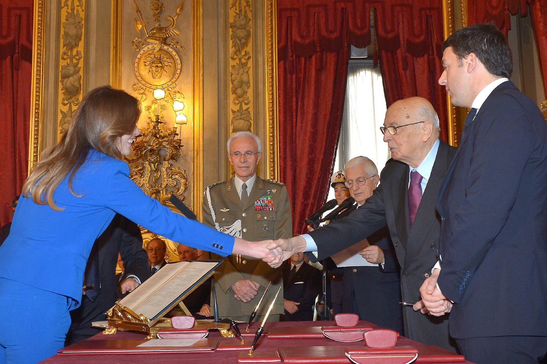 Il Presidente Giorgio Napolitano con Maria Elena Boschi, Ministro per le Riforme e i Rapporti con il Parlamento in occasione del Giuramento del Governo Renzi