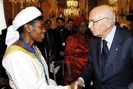 Il Presidente Giorgio Napolitano saluta Clotilde Niragira, Ministro della Giustizia della Repubblica del Burundi in occasione dell'incontro con i Ministri della Giustizia dei Paesi Africani
