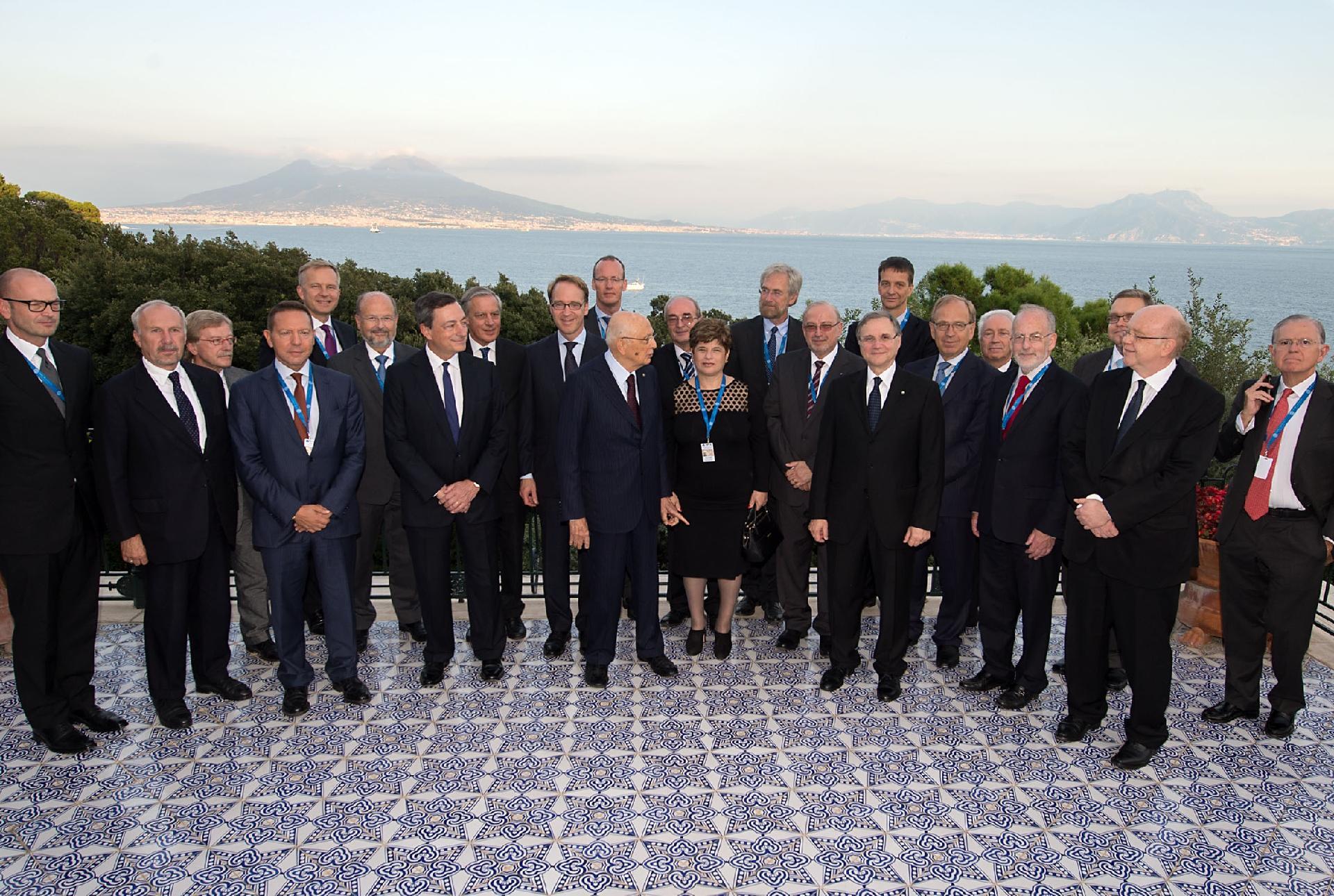 Il Presidente Napolitano con il Consiglio Direttivo della BCE