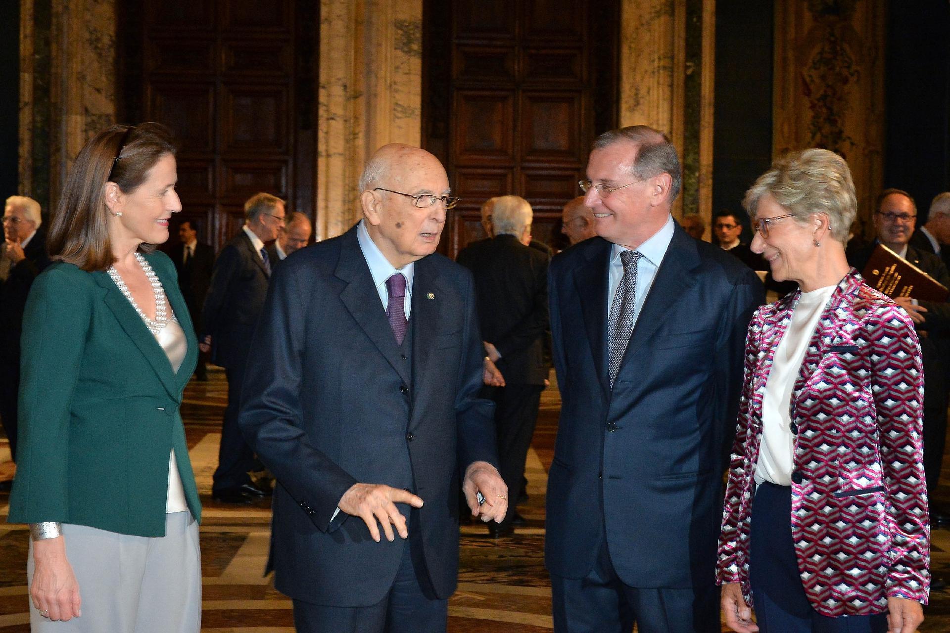 Il Presidente Giorgio Napolitano con i nuovi giudici della Corte costituzionale: la prof.ssa Daria de Pretis, il Prof. Nicolò Zanon, e la Prof.ssa Silvana Sciarra