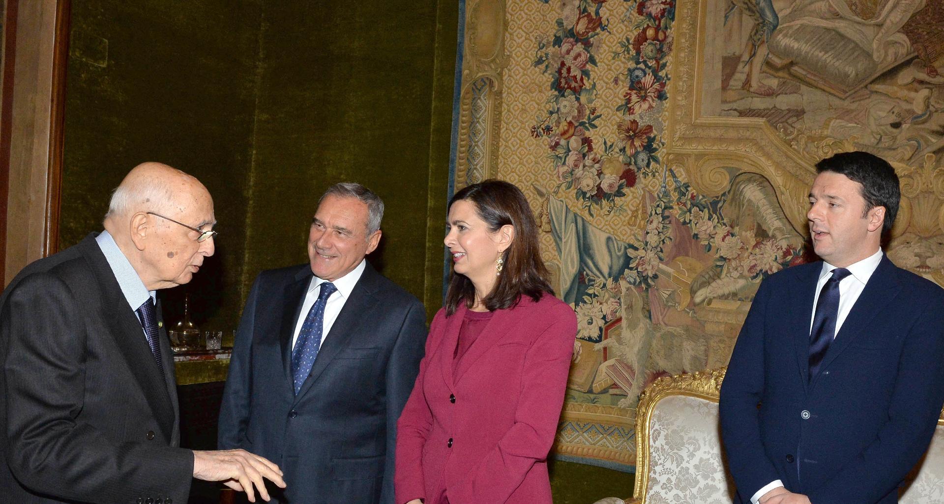 Il Presidente Giorgio Napolitano con il Presidente del Senato Pietro Grasso, la Presidente della Camera Laura Boldrini e il Presidente del Consiglio dei ministri Matteo Renzi nel corso della cerimonia per lo scambio degli auguri di fine anno con i Rappresentanti delle Istituzioni, delle Forze Politiche e della Società Civile