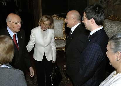 Il Presidente Giorgio Napolitano con il Ministro Emma Bonino, il Presidente dell'Istituto per il Commercio Estero Umberto Vattani, il Vice Presidente di Confindustria Matteo Colaninno e il Presidente del Comitato Leoanrdo Laura Biagiotti, poco prima della cerimonia di consegna del "Premio Leonardo" e dei "Premi Qualità Italia"