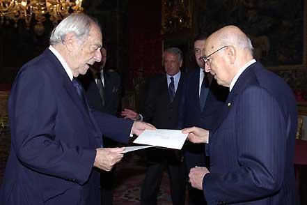 Il Presidente della Repubblica Giorgio Napolitano con S.E. il Signor Gabriel Valdes Subercaseaux, nuovo Ambasciatore della Repubblica del Cile, in occasione della presentazione delle Lettere Credenziali