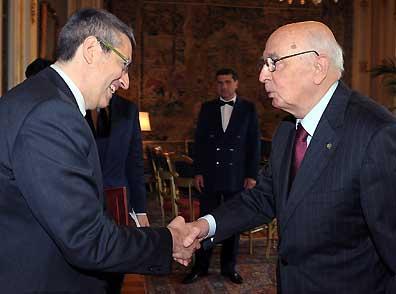 Il Presidente Giorgio Napolitano accoglie il Presidente dell'Unione Italiana Sport Per tutti, Filippo Fossati.