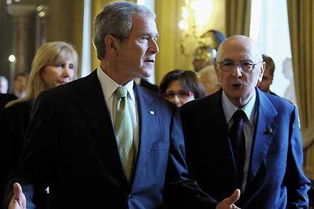 Il Presidente Giorgio Napolitano con il Presidente degli Stati Uniti d'America, George W. Bush in occasione dell'incontro al Quirinale