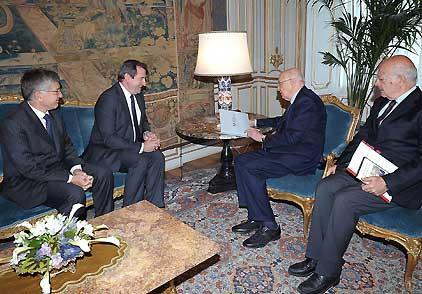 IL Presidente Giorgio Napolitano con a fianco il Consigliere Guelfi, durante l'incontro con Pierluigi Stefanini e Carlo Salvatori, rispettivamente Presidente ed Amministratore Delegato del Gruppo Finanziario Unipol.