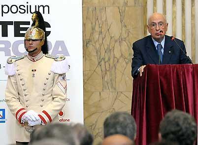 Il Presidente Gioorgio Napolitano durante il suo intervento al IV Simposium Cotec Europa a Palazzo Reale.