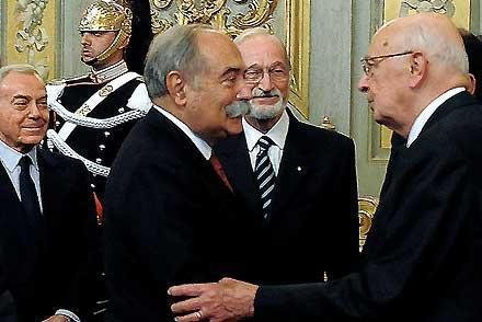 Il Presidente Giorgio Napolitano con Giuseppe Frigo, nuovo Giudice Costituzionale, Franco Bile e Gianni Letta in occasione della cerimonia di giuramento