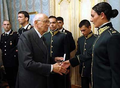 Il Presidente Giorgio Napolitano con alcuni Allievi delle Accademie