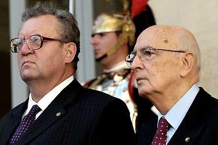Il Presidente Giorgio Napolitano con S.A.Em.ma il Principe e Gran Maestro del Sovrano Militare Ordine di Malta Frà Matthew Festing durante la cerimonia di accoglienza al Quirinale