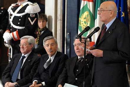 Il Presidente Napolitano, con il Prof. Salvini, il Prof. Canella e il Prof. Cagli, durante la consegna dei Premi "Presidente della Repubblica" delle Accademie Nazionali dei Lincei, San Luca e Santa Cecilia