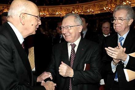 Il Presidente Giorgio Napolitano con Jacques Delors e Mario Monti al Teatro Regio, in occasione dell'inaugurazione dell'Anno di Corso del 2008-2009 del Diploma Avanzato in Studi Europei