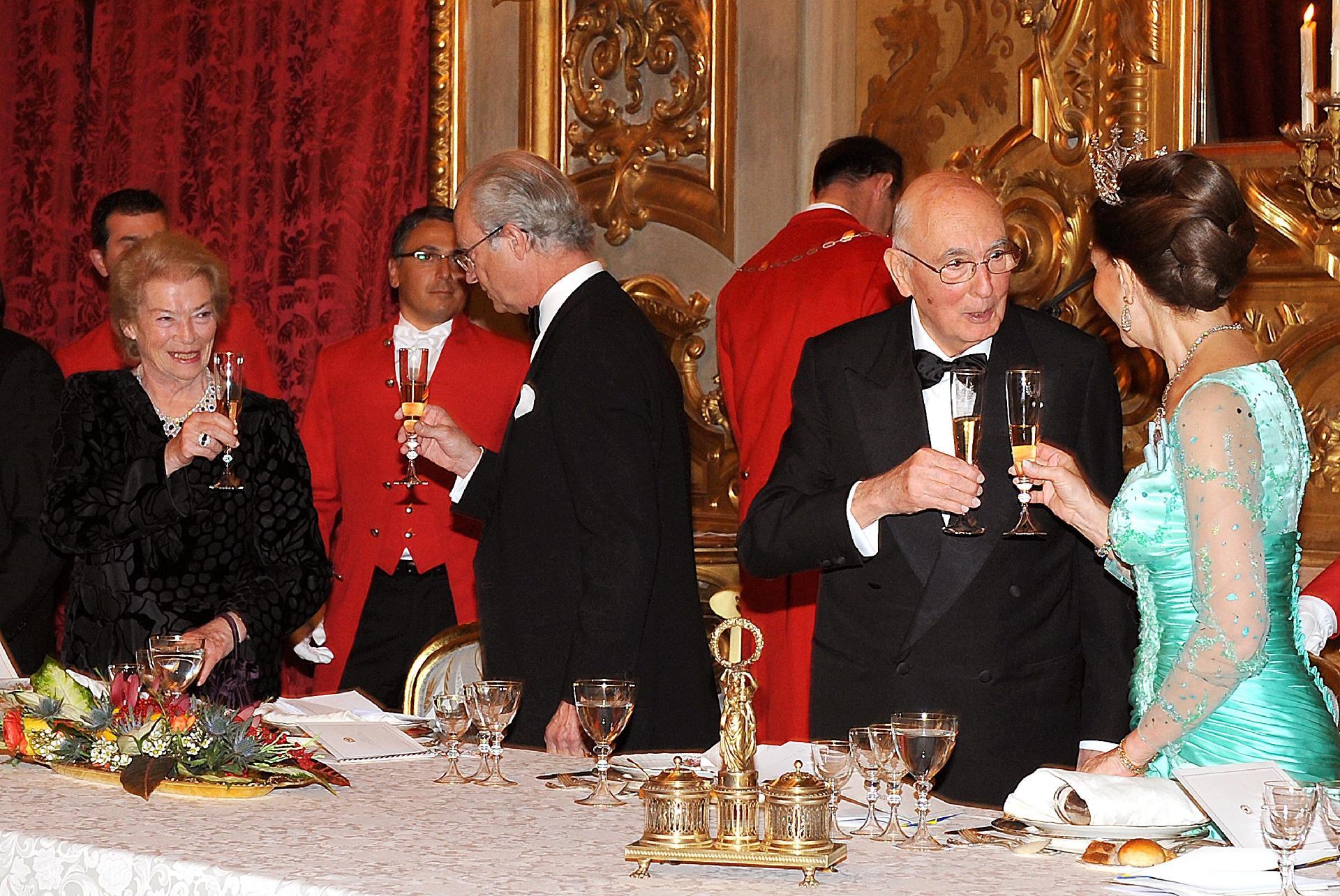 Il Presidente Giorgio Napolitano con Sua Maestà il Re di Svezia e la Regina durante il Brindisi
