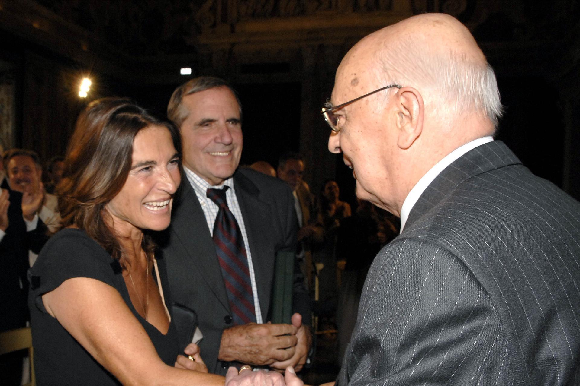 Il Presidente Giorgio Napolitano con Lina Sastri e Carlo Giuffrè in occasione della cerimonia di presentazione dei finalisti dei Premi ETI-Gli Olimpici del Teatro per l'anno 2007