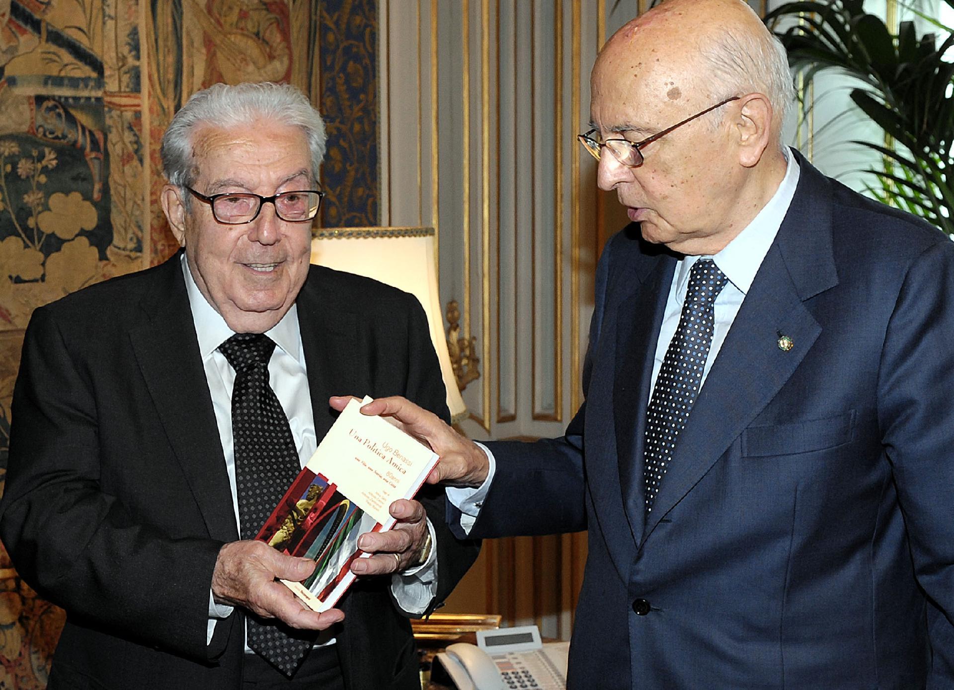 Il Presidente Giorgio Napolitano con Ugo Benassi in occasione della presentazione del nuovo libro "Una Politica Amica"