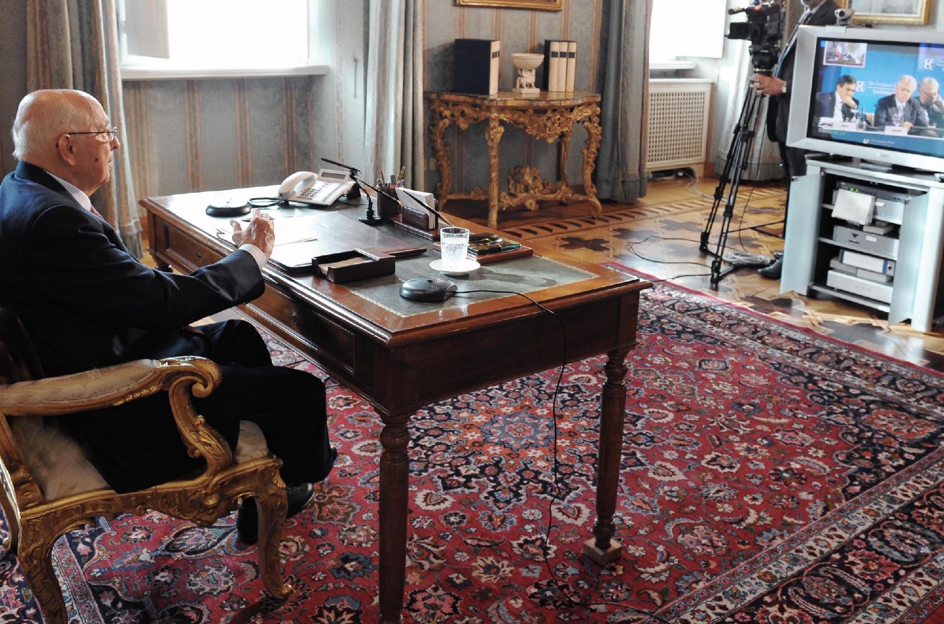 Il Presidente della Repubblica Giorgio Napolitano durante il collegamento con il Workshop Ambrosetti a Cernobbio