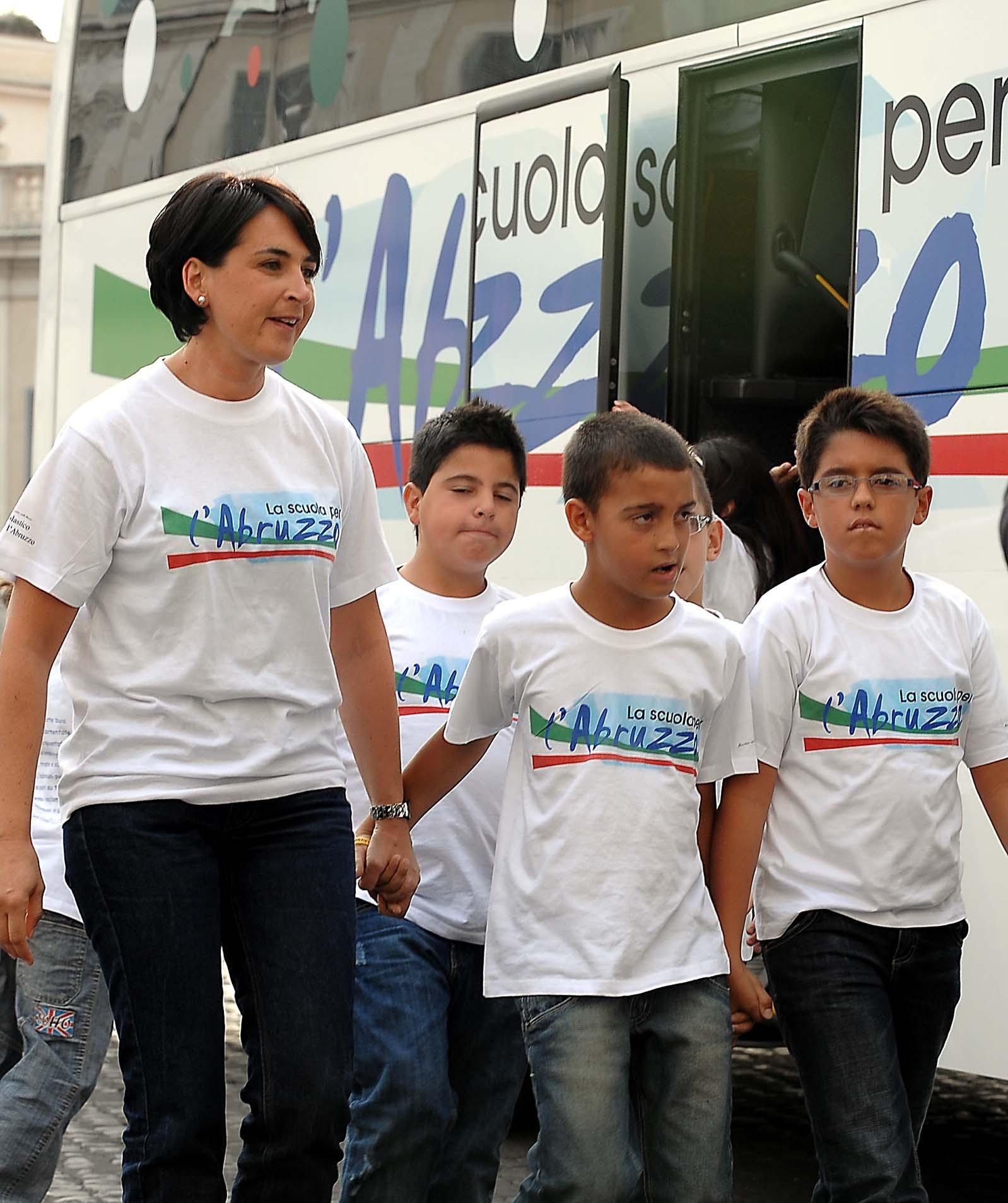 L'arrivo dei ragazzi abruzzesi per partecipare all'apertura dell'anno scolastico al Quirinale