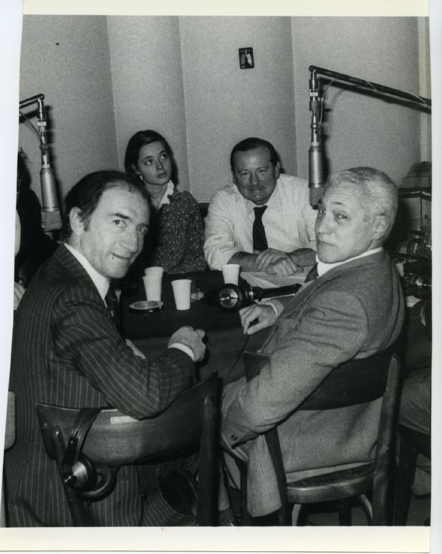 Gianni Bisiach con Pietro Ottone, Isabella Rossellini e Luca Pavolini a &quot;Radio anch&apos;io&quot; nello studio 8 di via Asiago n. 10 a Roma nel 1981