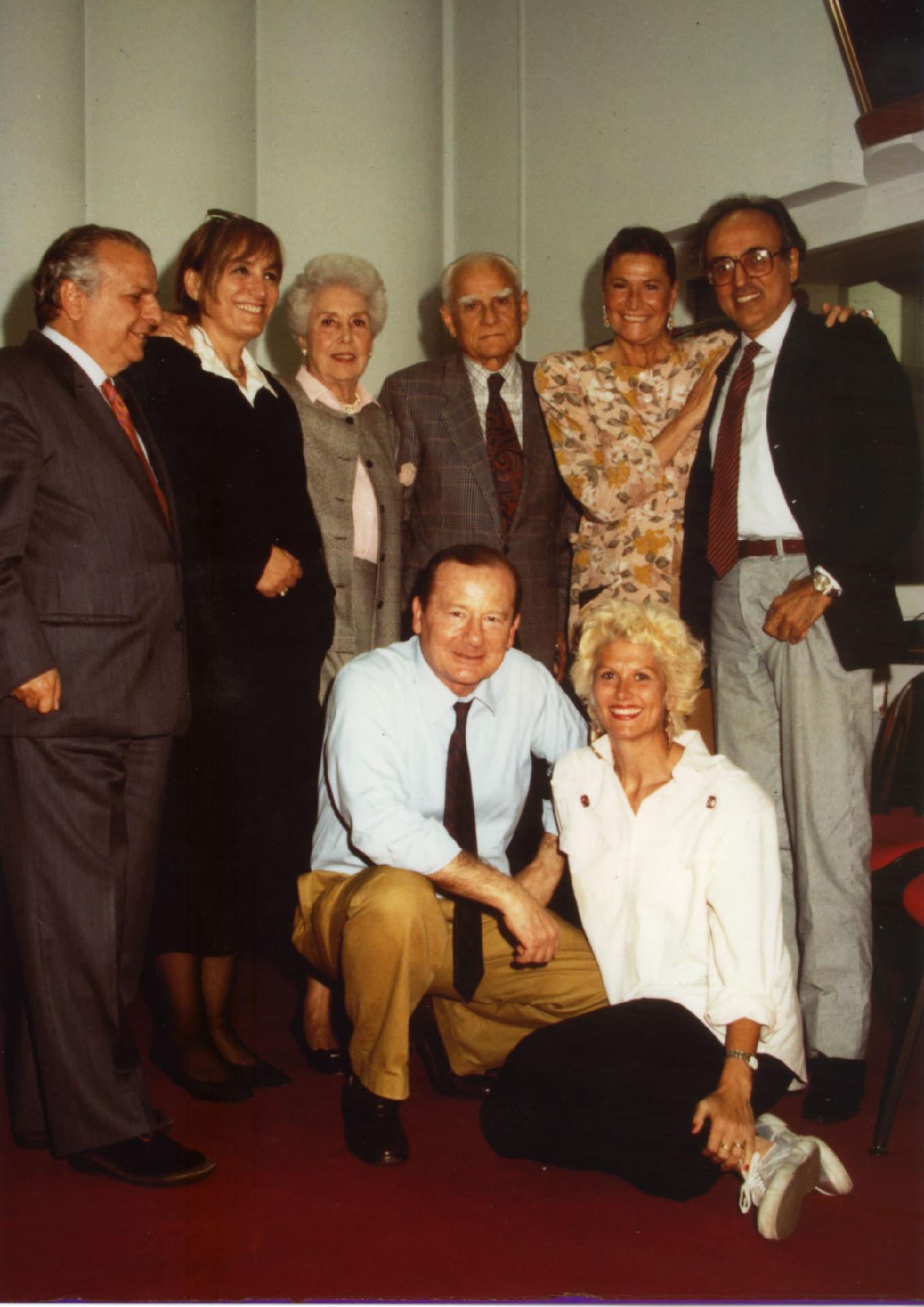 Gianni Bisiach con Alberto Moravia, Marta Marzotto, &quot;la signora che ha ballato con Hitler&quot; e altri a&quot;Radio anch&apos;io&quot; a Roma nel 1981 in una trasmissione su Hemingway