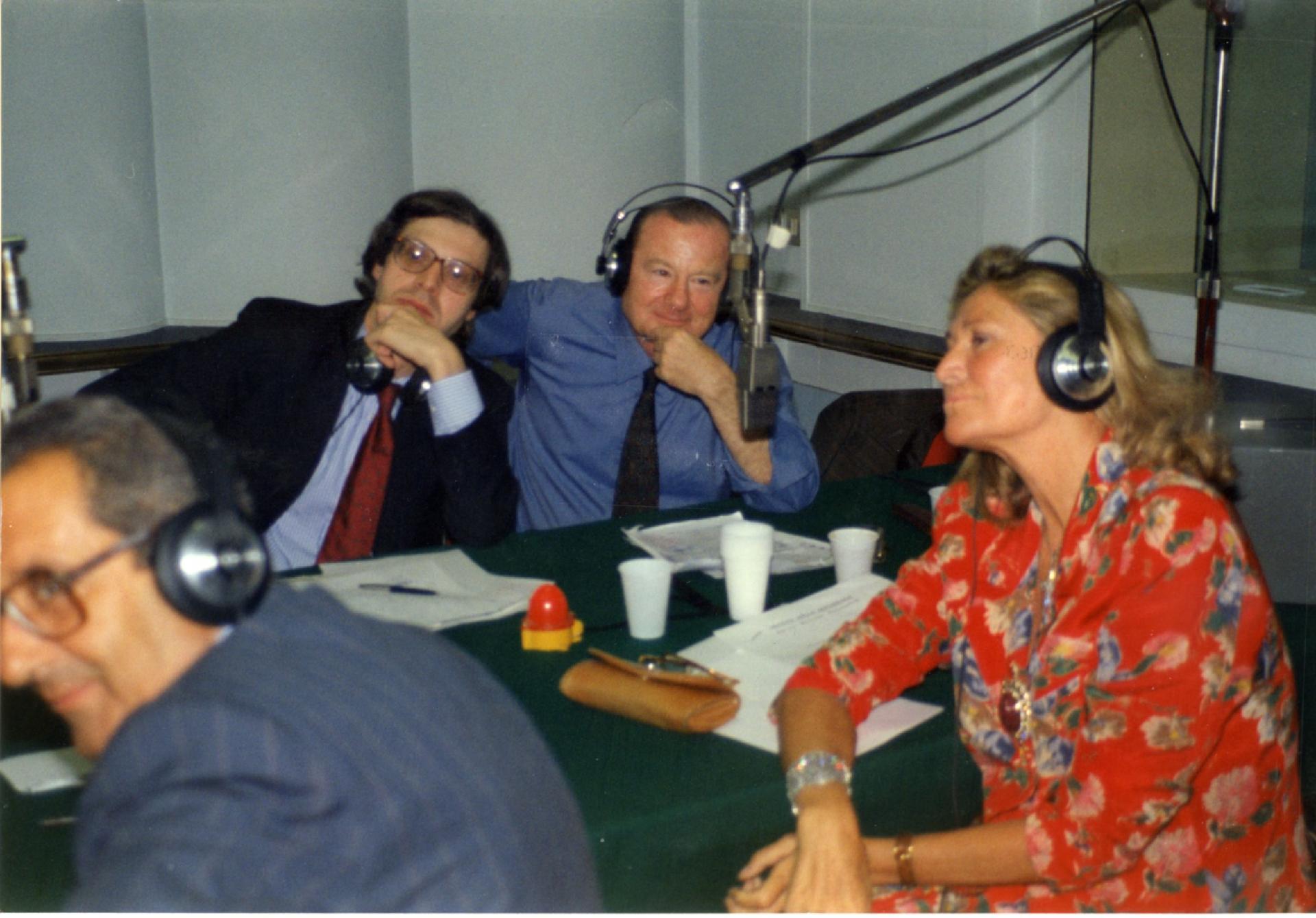 Gianni Bisiach con Vittorio Sgarbi e Marta Marzotto a &quot;Radio anch&apos;io&quot; nello studio 8 di via Asiago n. 10 a Roma nel 1990