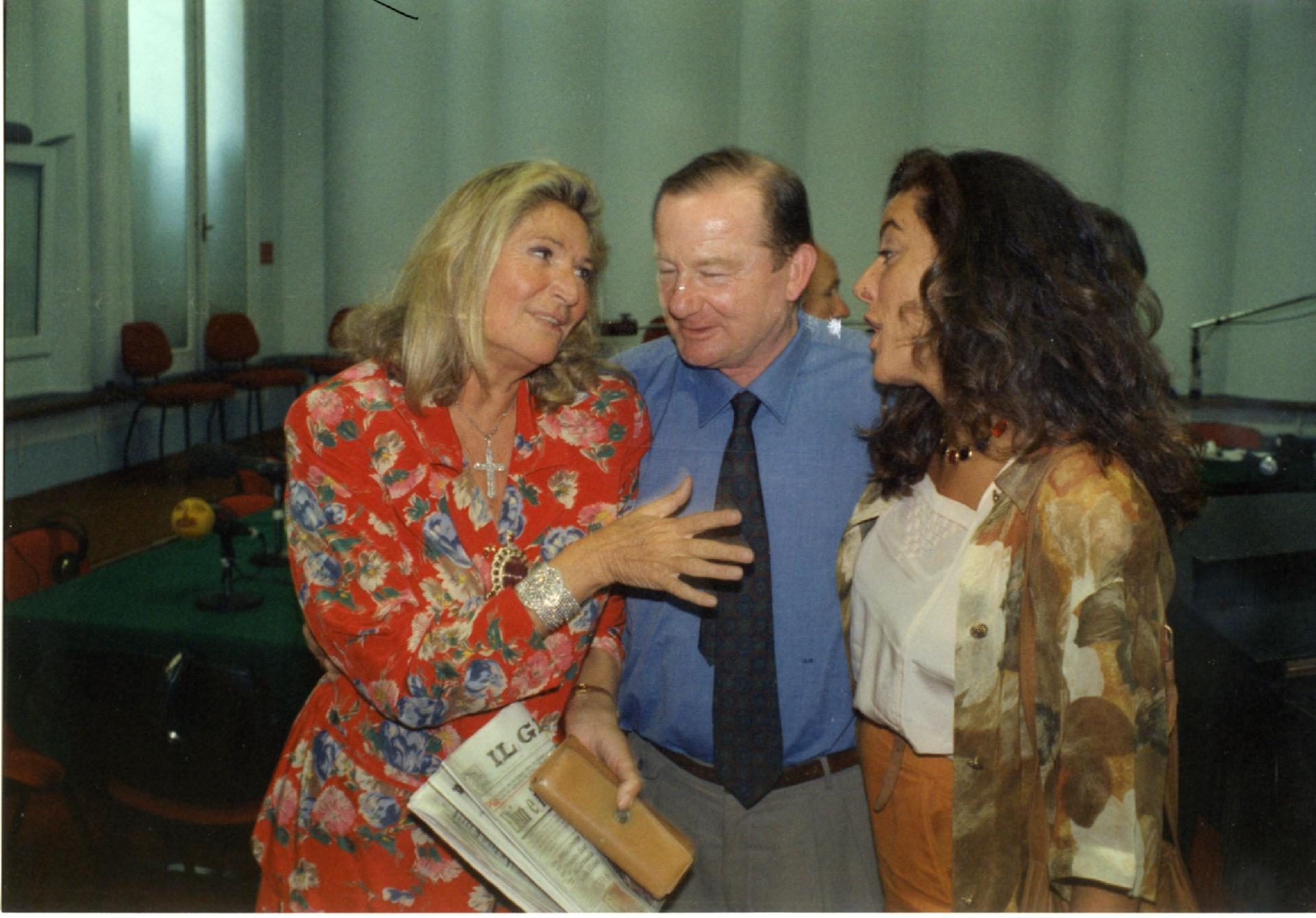Gianni Bisiach con Marta Marzotto e Adele De Pascale a &quot;Radio anch&apos;io&quot; nello studio 8 di via Asiago n. 10 a Roma nel 1990