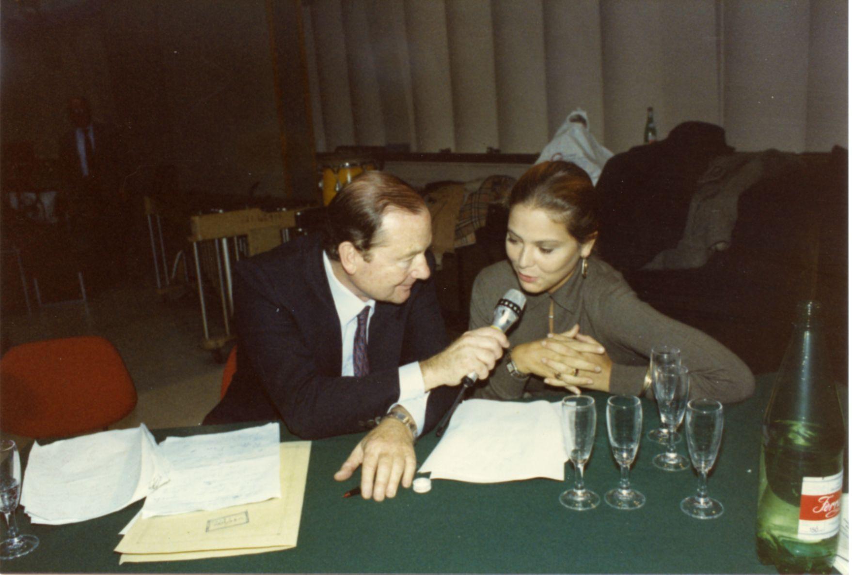 Gianni Bisiach con Ornella Muti a &quot;Radio anch&apos;io&quot; nello studio 8 di via Asiago n. 10 a Roma nel 1984