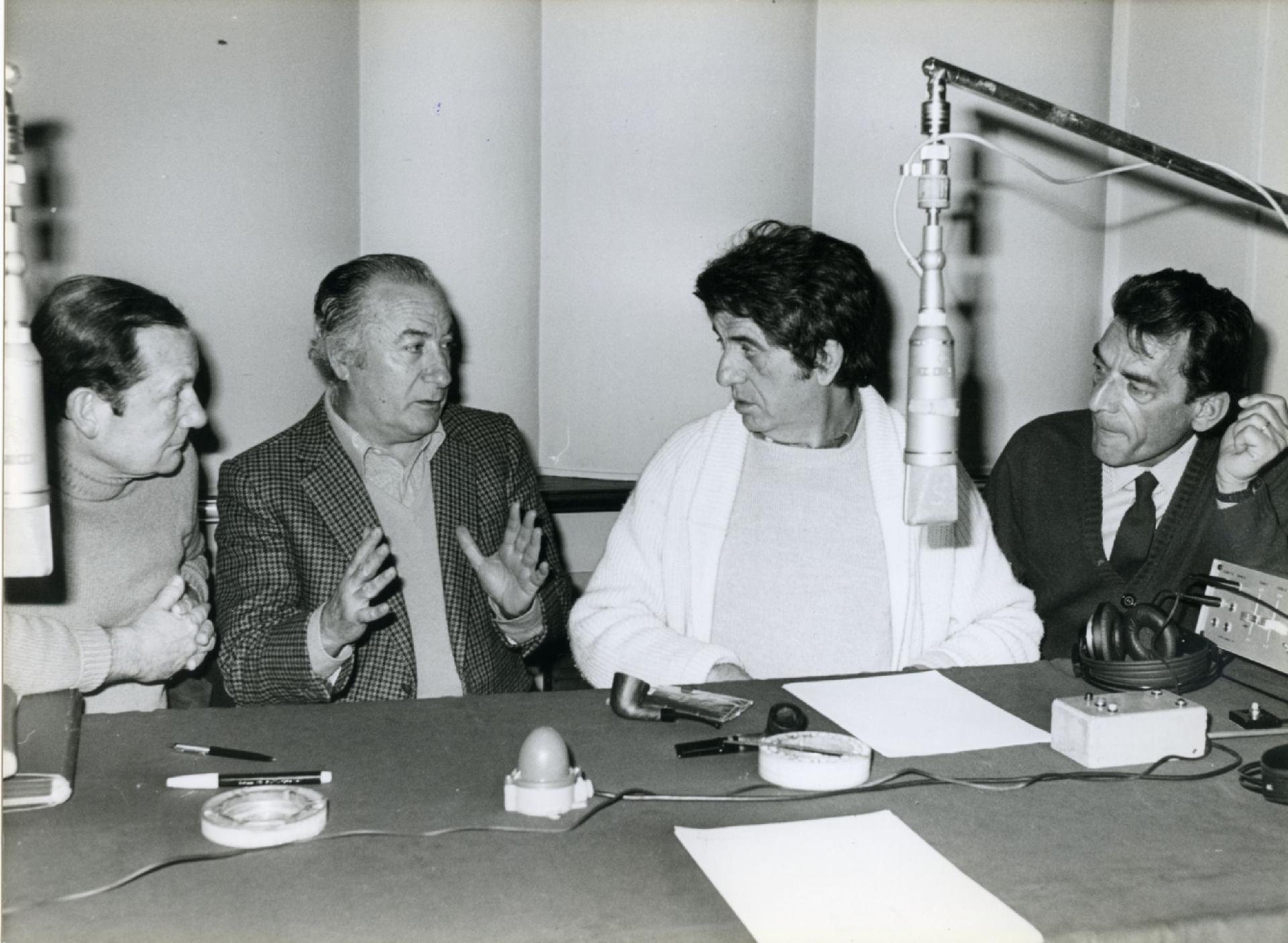 Gianni Bisiach con Severino Gazzelloni e Nanni Loy a &quot;Radio anch&apos;io&quot; nello studio 8 di via Asiago n. 10 a Roma nel 1980