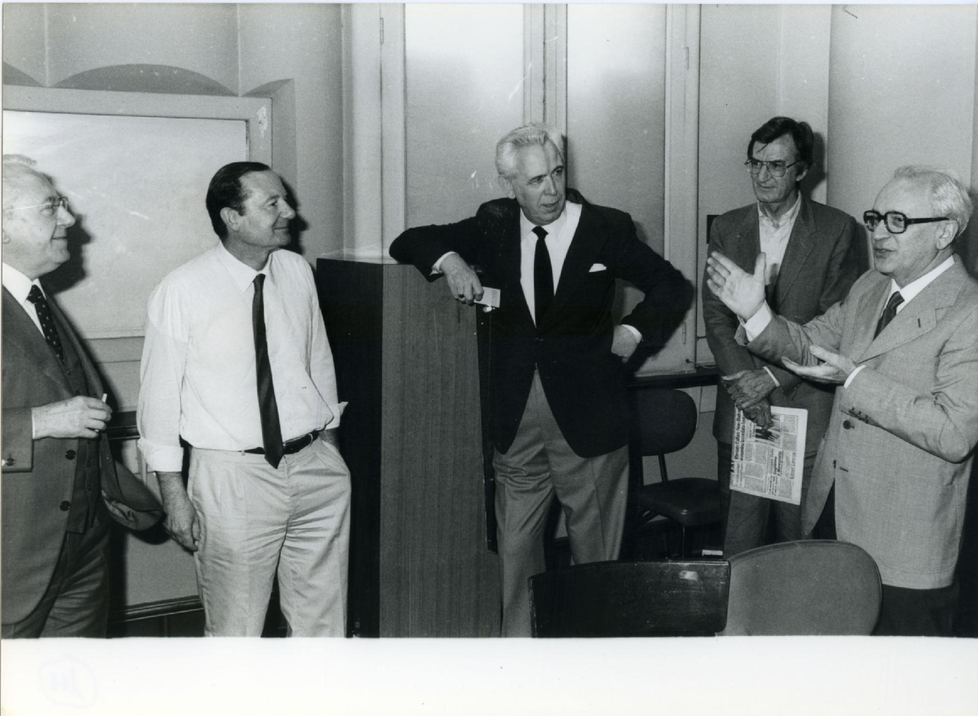 Gianni Bisiach con Giuseppe Zamberletti, Pietro Garinei, Carlo Lizzani e Arrigo Levi a &quot;Radio anch&apos;io&quot; nello studio 8 di via Asiago n. 10 a Roma nel 1988