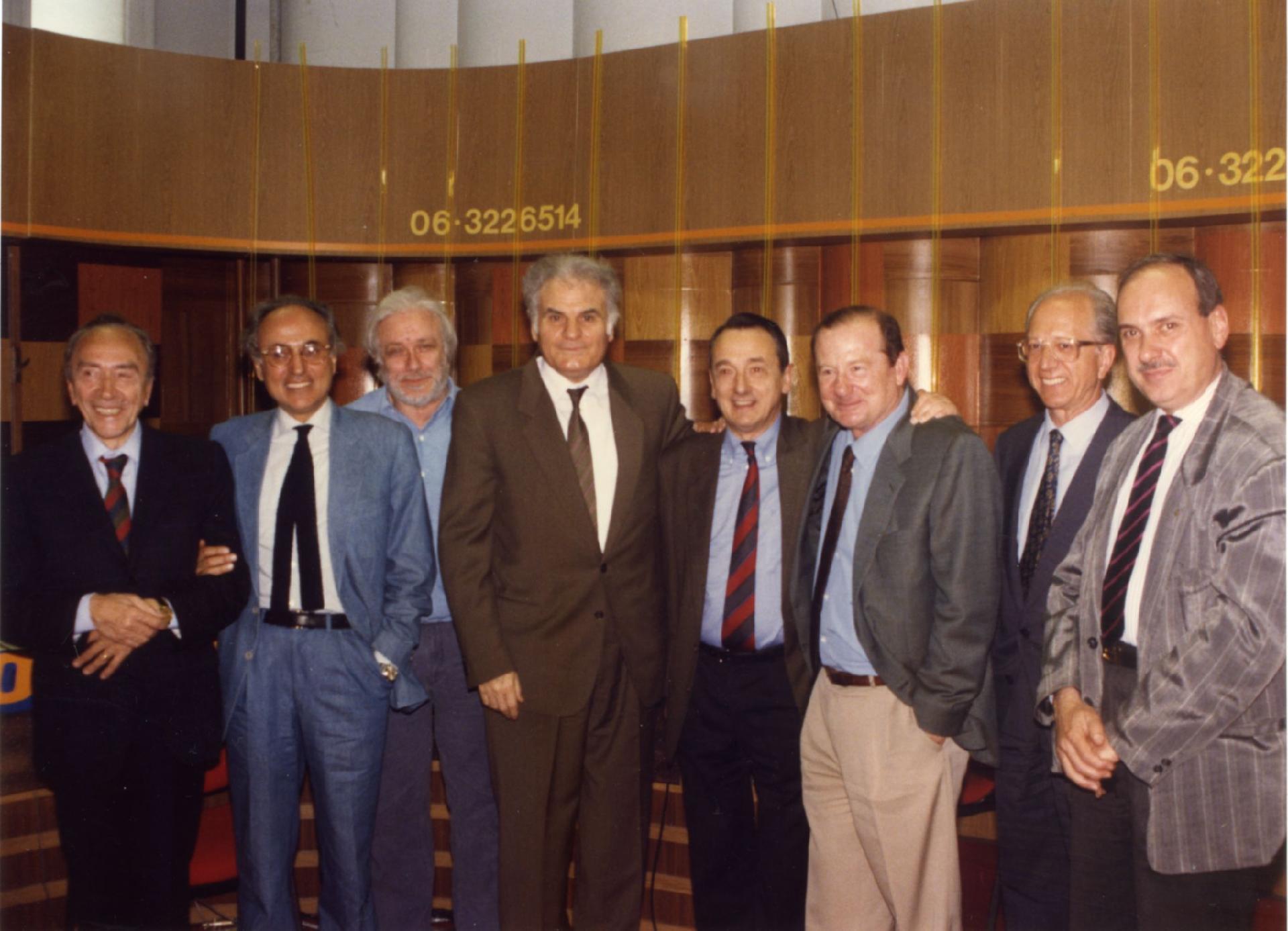 Gianni Bisiach con Luciano De Crescenzo, Emanuele Milano e altri a &quot;Radio anch&apos;io&quot; nello studio 8 di via Asiago n. 10 a Roma nel 1989