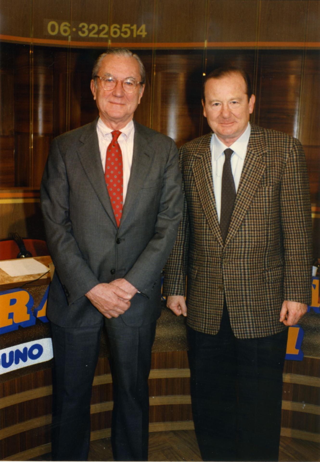 Gianni Bisiach con William Colby, ex direttore della CIA  a &quot;Radio anch&apos;io&quot; nello studio 8 di via Asiago n. 10 a Roma nel novembre 1992