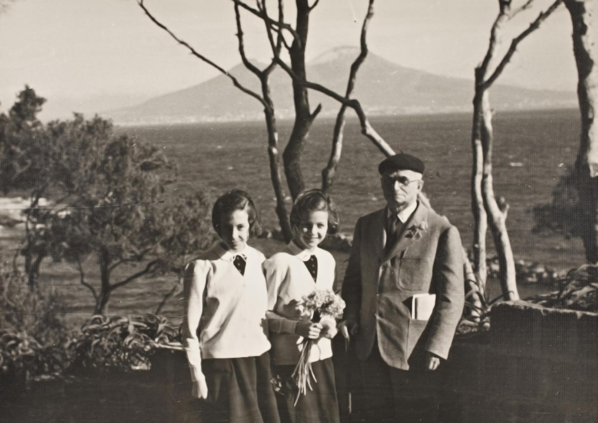 Il Presidente della Repubblica Luigi Einaudi a Villa Rosebery con nipotine Paola e Roberta