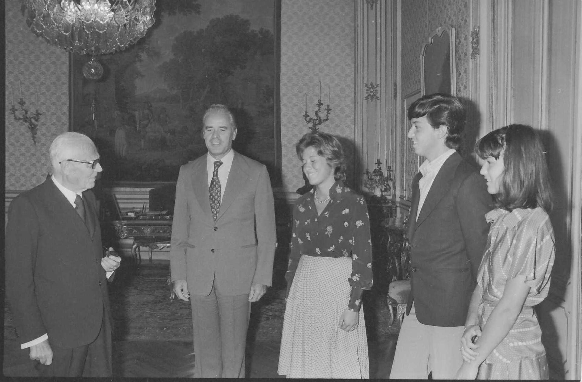 Incontro privato del Presidente della Repubblica Sandro Pertini con Ferdinando Corsani e i suoi tre figli