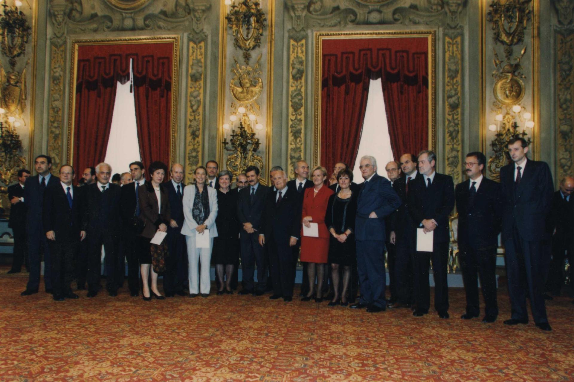 Il giuramento I governo D'Alema. La foto di rito nel salone delle Feste 21 ottobre 1998