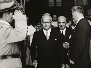 Visita del Presidente della Repubblica Luigi Einaudi alla Fiera del Levante (Bari). Padiglione della Polonia