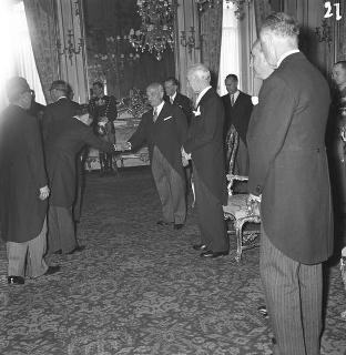 Il Presidente della Repubblica Antonio Segni durante la presentazione del Corpo diplomatico, Salone degli Specchi