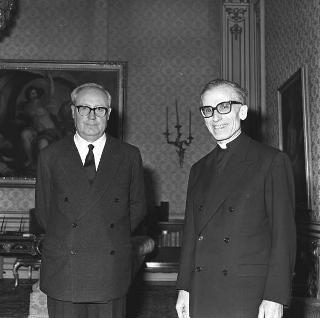 Il Presidente della Repubblica Giuseppe Saragat con Padre Ismael Quiles, rettore dell'Università del Salvador di Buenos Aires