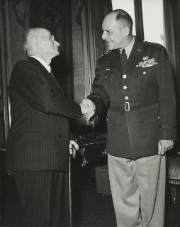 Visita di congedo al Quirinale del Generale Matthew B. Ridgway, Capo di Stato Maggiore dell'Esercito USA e già Comandante dello &quot; SHAPE &quot;