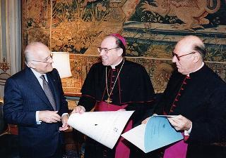 Il Presidente Oscar Luigi Scalfaro incontra Mons. Giovanni Re, sostituto per gli affari generali della Segreteria di Stato della Santa Sede