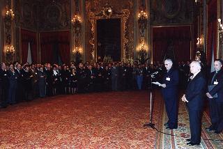 Il Presidente della Repubblica Oscar Luigi Scalfaro riceve i partecipanti alla X Assemblea nazionale della Federazione Italiana Settimanali Cattolici