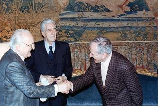 Consegna dei Premi &quot;Presidente della Repubblica&quot; dell'Accademia nazionale di San Luca per gli anni 1991 e 1992 al Maestro Gianfranco Ferroni e al Maestro Alik Cavaliere