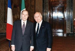 Il Presidente della Repubblica Oscar Luigi Scalfaro con Françoise Mitterand, Presidente della Repubblica Francese