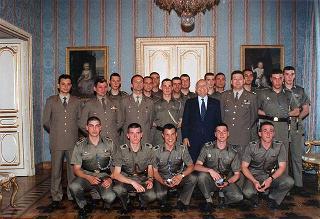 Delegazione di allievi della Scuola sottufficiali dell'esercito in servizio di guardia d'onore al Palazzo del Quirinale