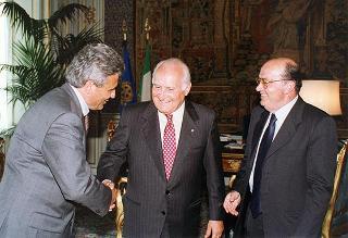 Bruno Urbani e Marcello Nasini, rispettivamente presidente e direttore generale della Banca Popolare di Spoleto, per il centenario dell'Istituto