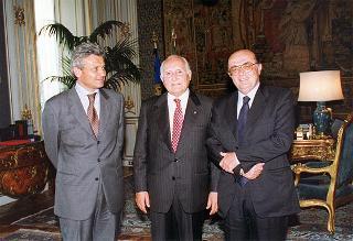 Bruno Urbani e Marcello Nasini, rispettivamente presidente e direttore generale della Banca Popolare di Spoleto, per il centenario dell'Istituto