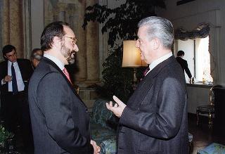 Incontro e colazione con il ministro Flavio Cotti, capo del Dipartimento Federale degli affari esteri della Confederazione Svizzera