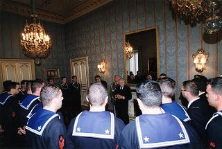 Delegazione di Allievi della Scuola Sottufficiali della Marina Militare di La Maddalena, in servizio di guardia d'onore al Palazzo del Quirinale