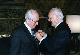 Onorificenza di Cavaliere di Gran Croce all'Ordine al Merito della Repubblica Italiana ad Arrigo Levi