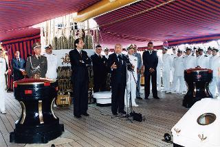Visita del Presidente della Repubblica Scalfaro alla Nave-scuola &quot;Amerigo Vespucci&quot; in occasione della Festa della Marina